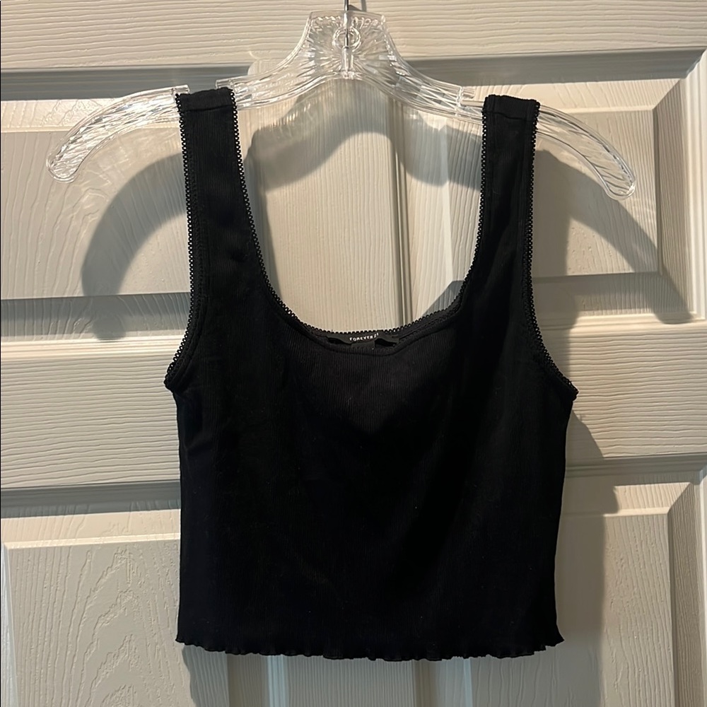 Black tank cropped top